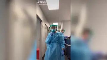 Enfermeras bailando
