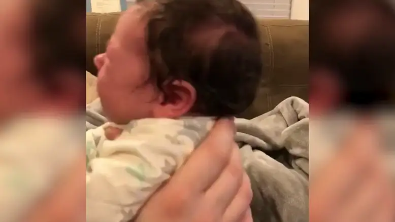 Asombroso: consiguen calmar a su bebé poniéndole una canción￼