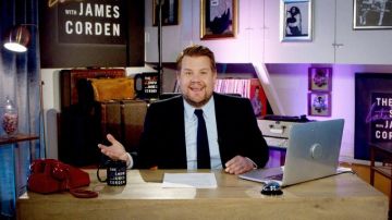 James Corden presentando el programa especial 'HomeFest'