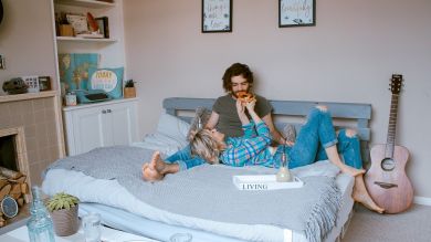 Relaciones de pareja durante el confinamiento: rupturas, soledad y sexo virtual 