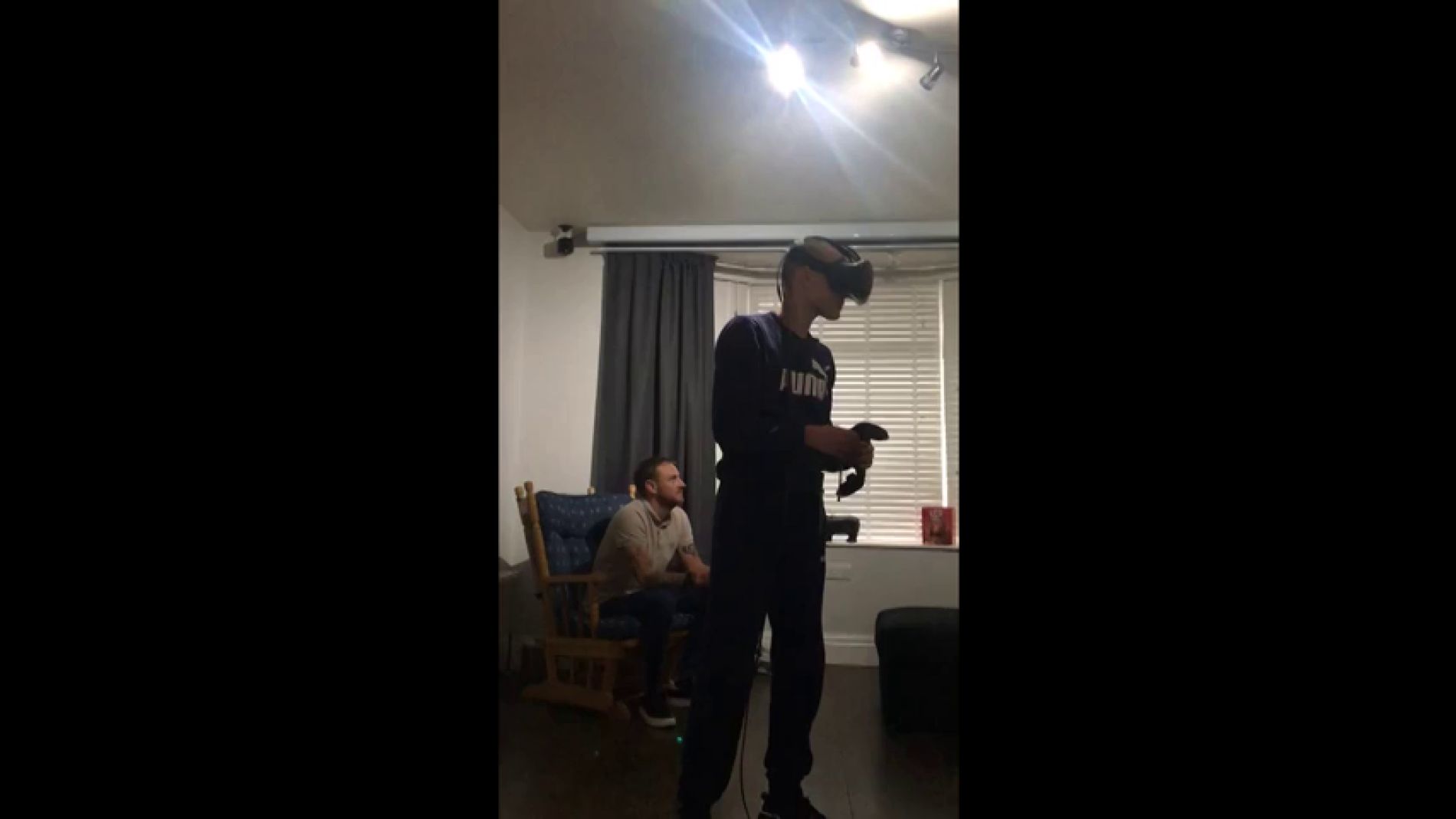 V&Iacute;DEO:Se da un tortazo &eacute;pico jugando con realidad virtual