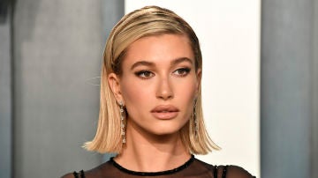 La modelo Hailey Bieber durante un evento en Beverly Hills