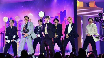 BTS en una actuación de 2019