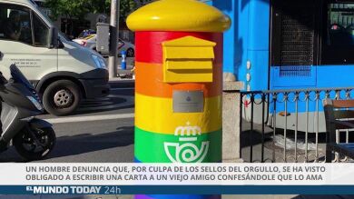 Un hombre denuncia que, por culpa de los sellos del orgullo, se ha visto obligado a escribir una carta a un viejo amigo confesándole que lo ama