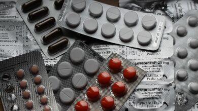 Una mujer se hace viral mostrando de una peculiar manera los muchos efectos secundarios de la píldora anticonceptiva