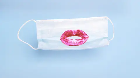 Beso en mascarilla Beso en mascarilla