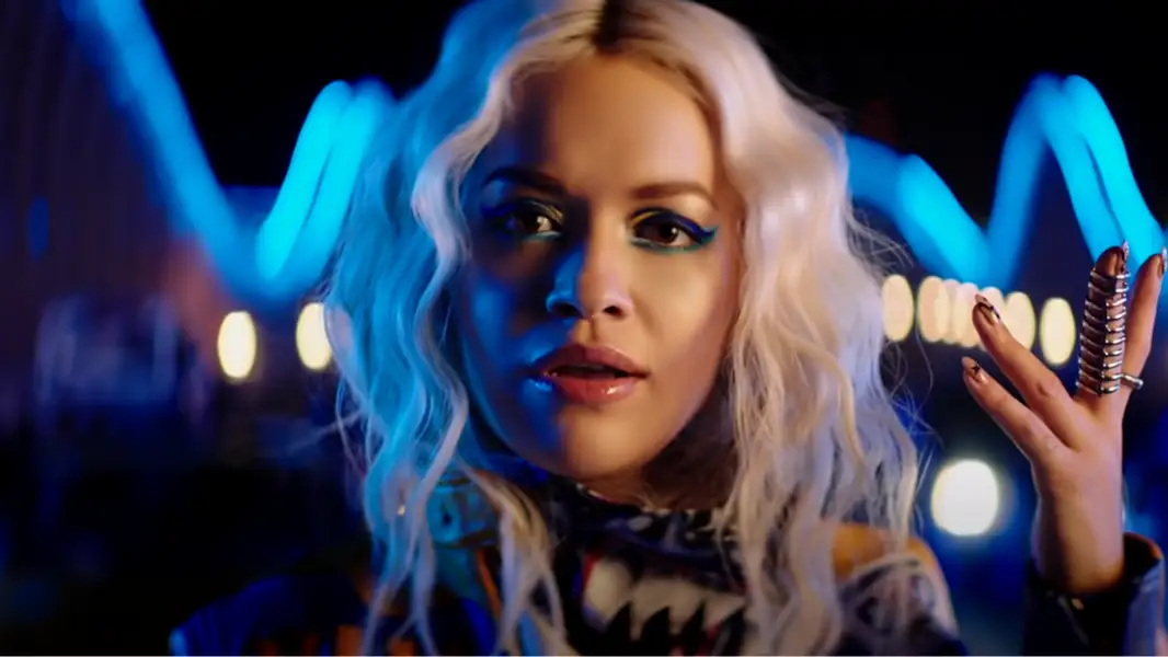 Rita Ora en el vídeo 'New Look'