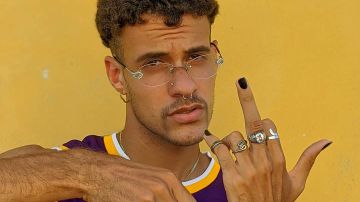 Parece el auténtico Bad Bunny, pero no lo es