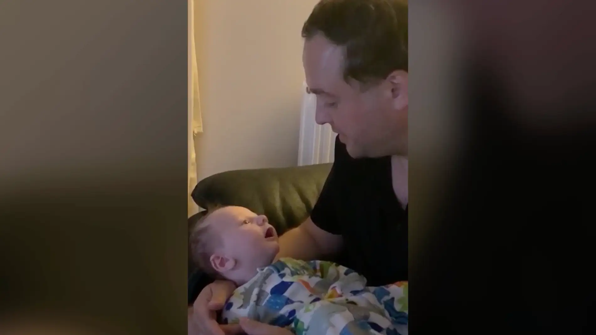 un bebé dice su primera palabra con sólo ocho semanas de edad 