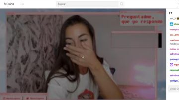 Así se ha quedado el streaming de Paula Gonu en Twitch una vez que ha conseguido apagar el ordenador