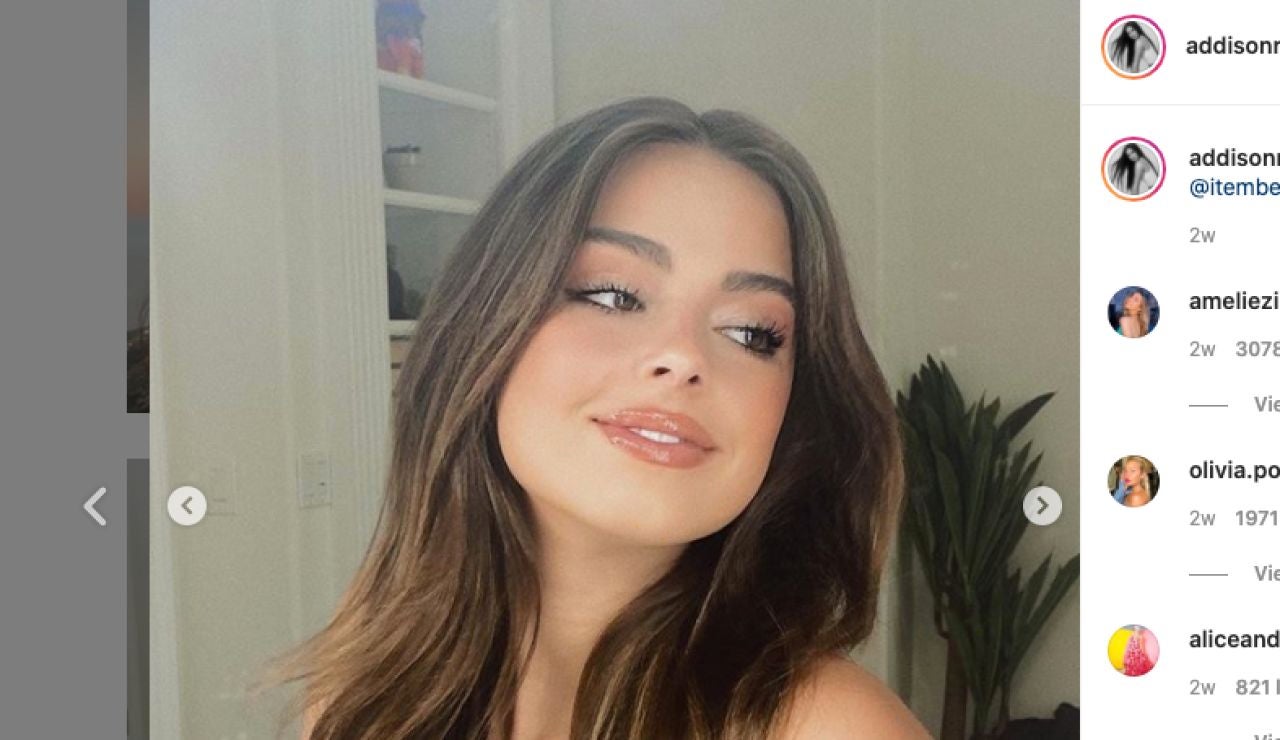 Addison Rae posando en Instagram