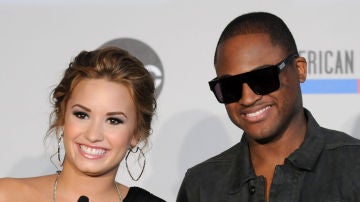Taio Cruz junto a Demi Lovato