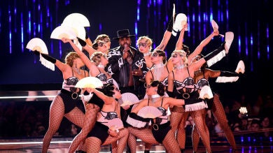 Jason Derulo celebra su éxito junto a BTS gastándose 112.000 dólares en un bar