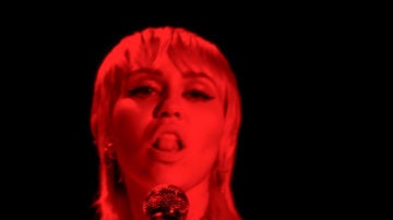 Miley Cyrus sí cree en los extraterrestres