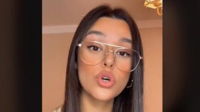 Marta Díaz se 'opera' los labios a lo Kylie Jenner imitando un peligroso challenge de TikTok