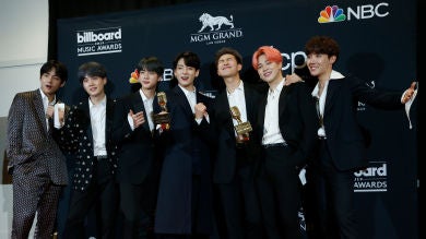 Suga de BTS se somete a una operación de hombro 