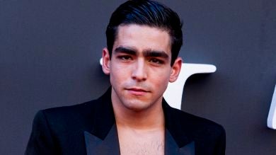 Omar Ayuso se disfraza de 'chica Almodóvar' y el resultado es sorprendente