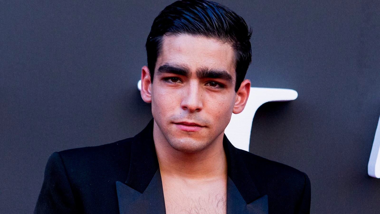 Omar Ayuso se disfraza de 'chica Almodóvar' y el resultado es sorprendente