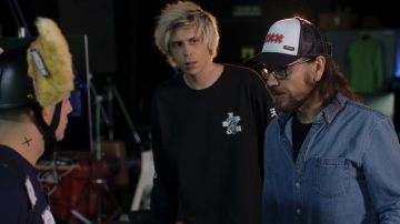 Ampeter, ElRubius y Santiago Segura, en un momento del spot de PS5
