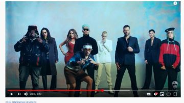 Bad Bunny en el videoclip de 'Yo visto así'