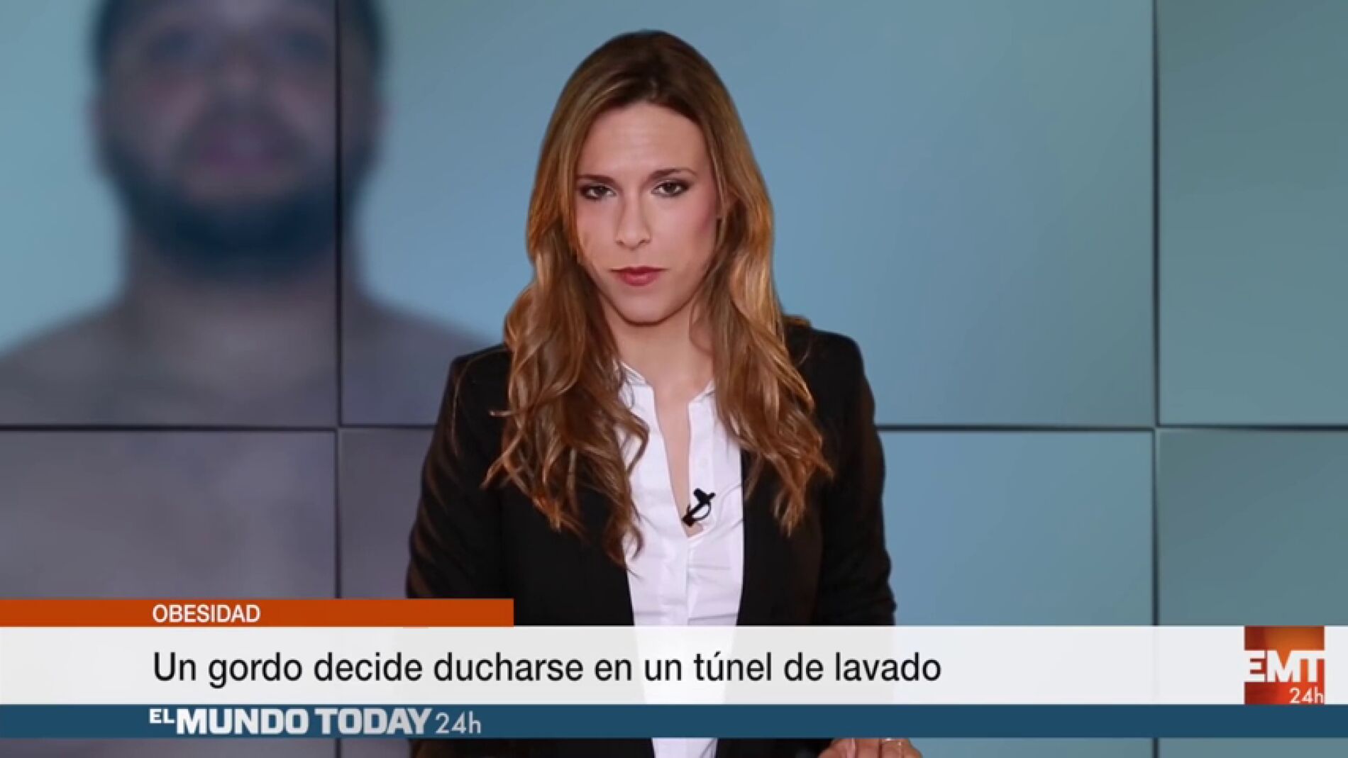 Un gordo decide ducharse en un t&uacute;nel de lavado