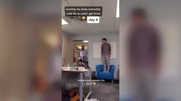 Un trabajador pasa dias asustando a su jefe y grabándolo en cámara