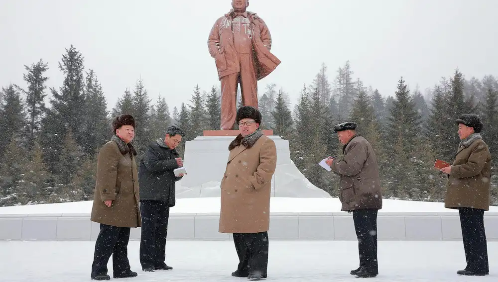Fotografía suministrada por KCNA de Kim Jong-Un