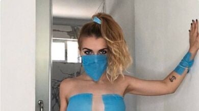 Marina Yers vuelve a liarla con las mascarillas: 