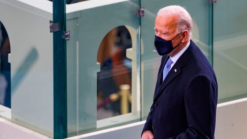 Qanon: Las mayores conspiraciones sobre la investidura de Joe Biden