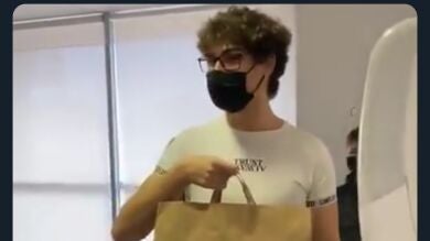 La emotiva sorpresa viral de un chico sin recursos por culpa del coronavirus