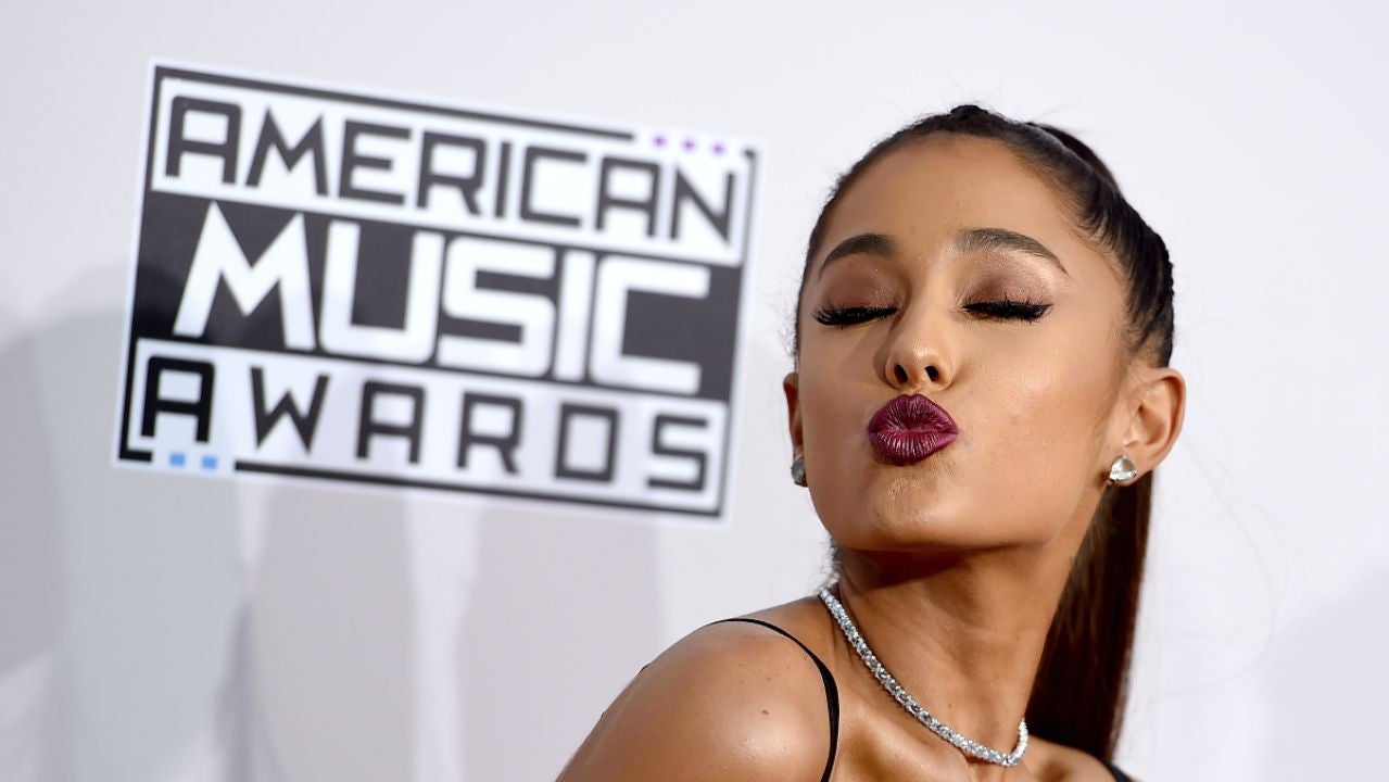 ¿Ariana Grande cantando como Miley? Qué es un deepfake de voz