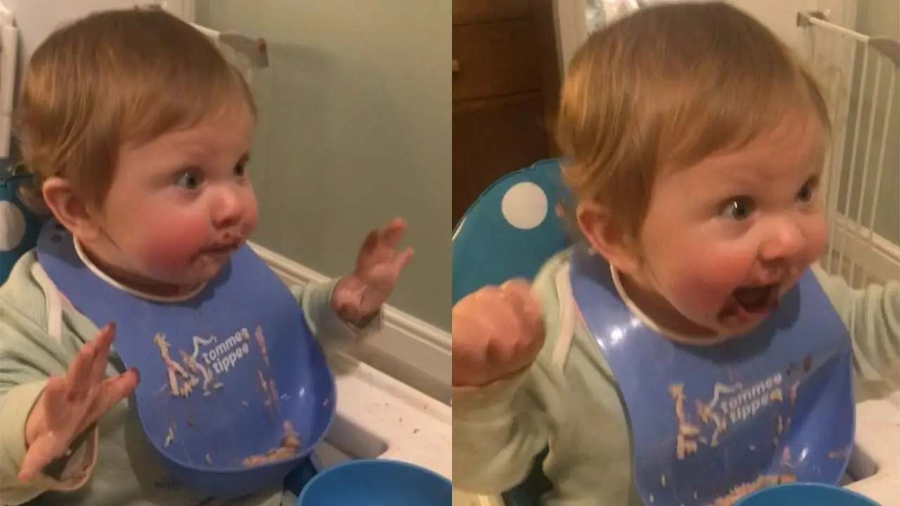 Bebé comiendo chocolate