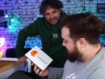 El regalo de &Eacute;vole a Ibai Llanos tras su entrevista en 'Lo de &Eacute;vole'