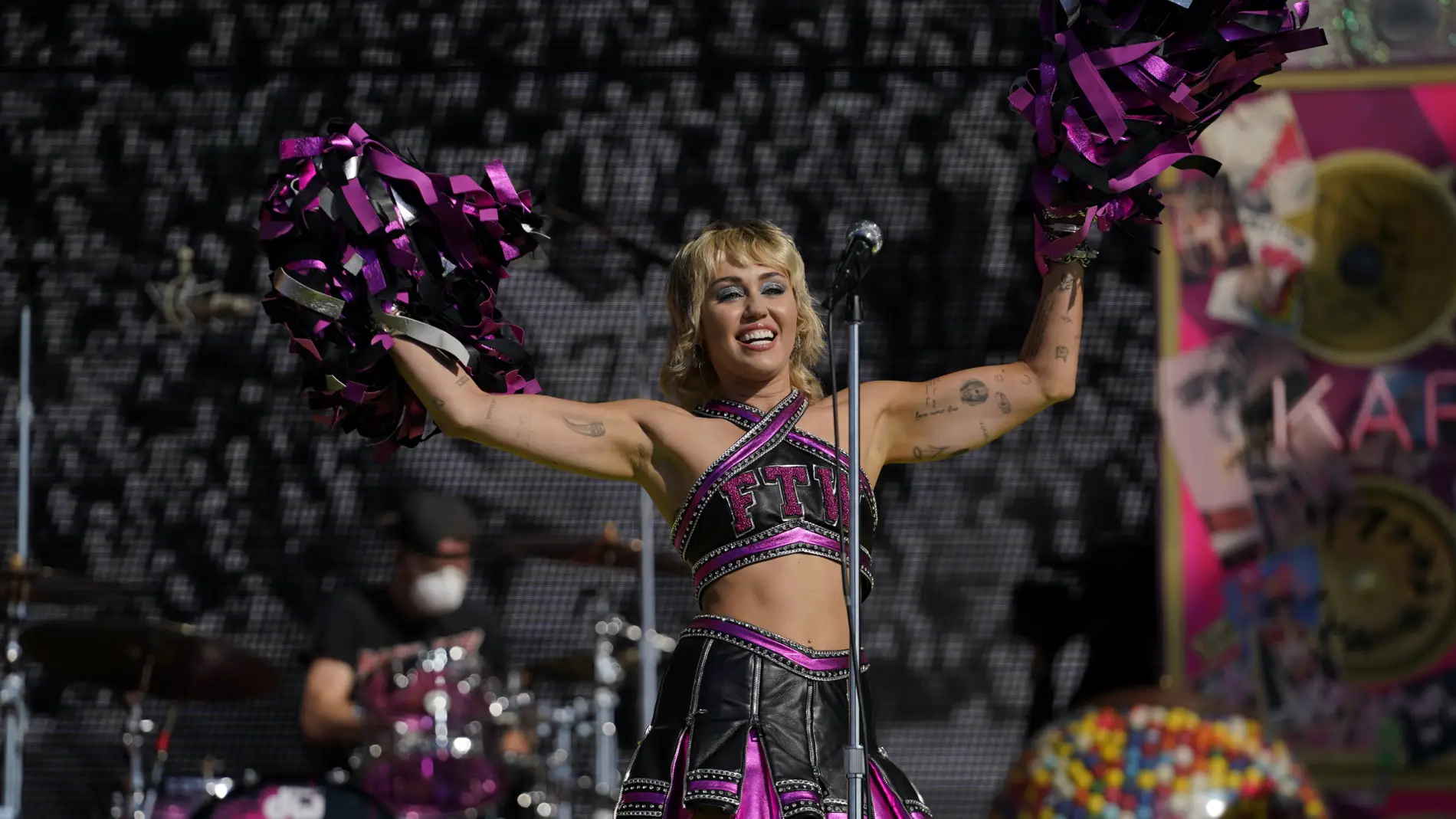 Miley Cyrus en un concierto de la Super Bowl