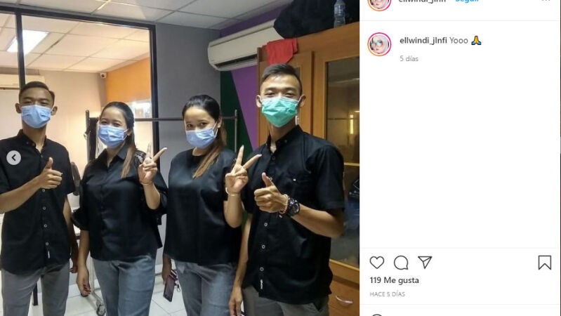 Dos hermanos gemelos se casan con gemelas y deciden vivir en la misma casa