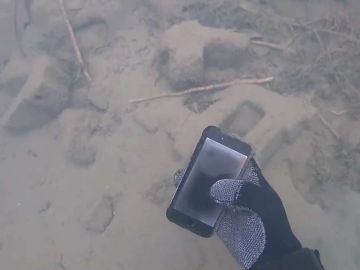 Recupera un iPhone del fondo de un lago