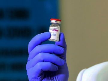 La vacuna AstraZeneca solo se administrará en España a mayores de 60 años 