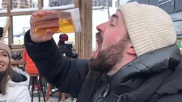 Intenta beber cerveza congelada