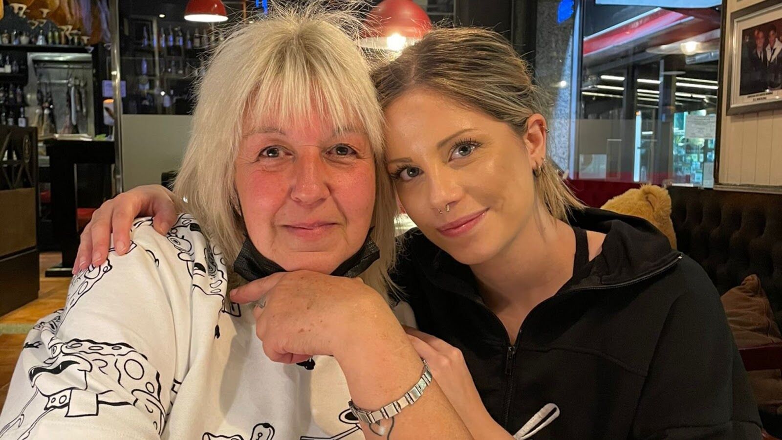 Biyín y Silvia, la madre de Auronplay, unidas frente a los haters