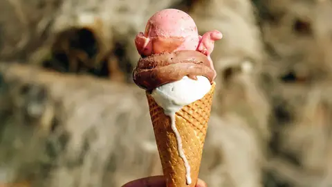 Los curiosos helados de una usuaria de TikTok con... un gorro y un cucurucho Los curiosos helados de una usuaria de TikTok con... un gorro y un cucurucho
