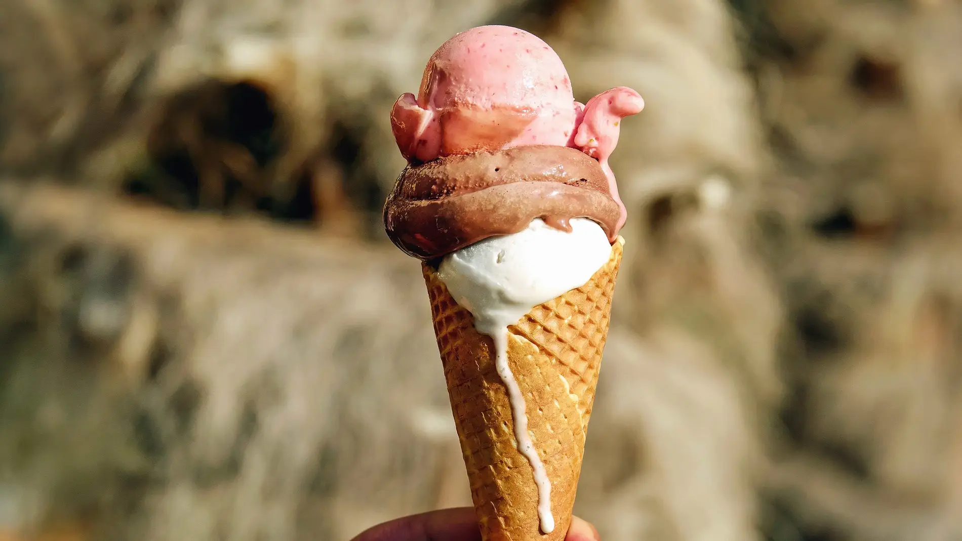 Los curiosos helados de una usuaria de TikTok con... un gorro y un cucurucho