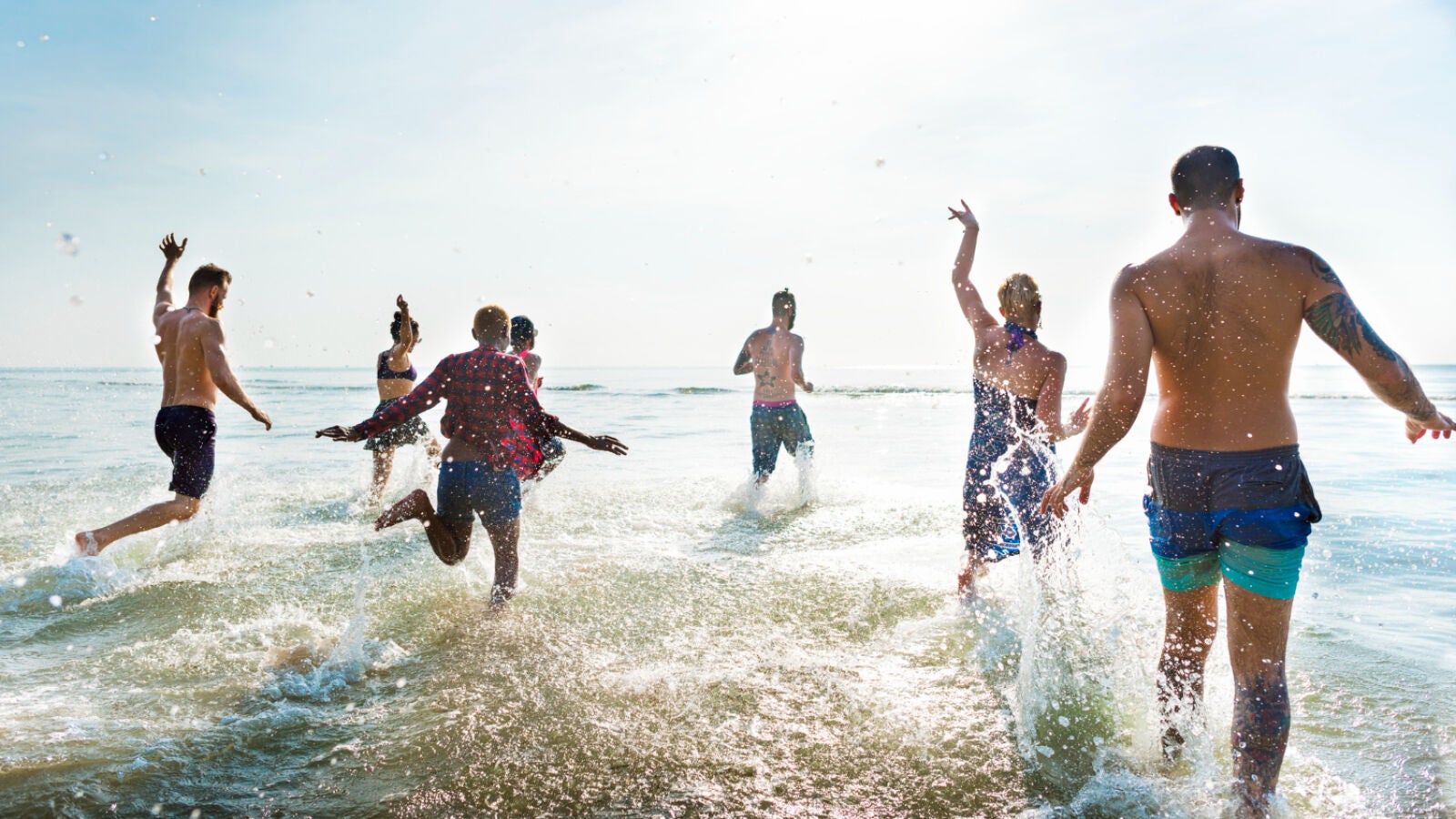 Calzoncillos bajo el bañador: 10 razones por las que es una malísima idea