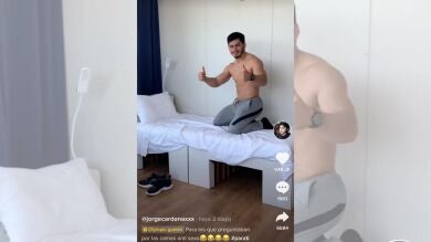 Un tiktoker y deportista olímpico muestra cómo son las camas de Tokio 2020