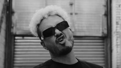 J Balvin sufre críticas tremendas por versionar a Metallica