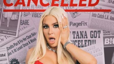 Demi Lovato y Tana Mongeau revientan TikTok con su beso viral