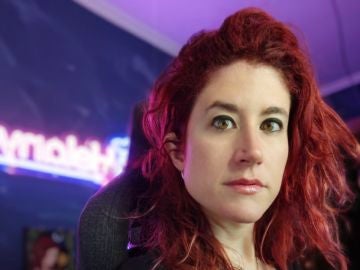 Helanya con Hache, en su set de streaming