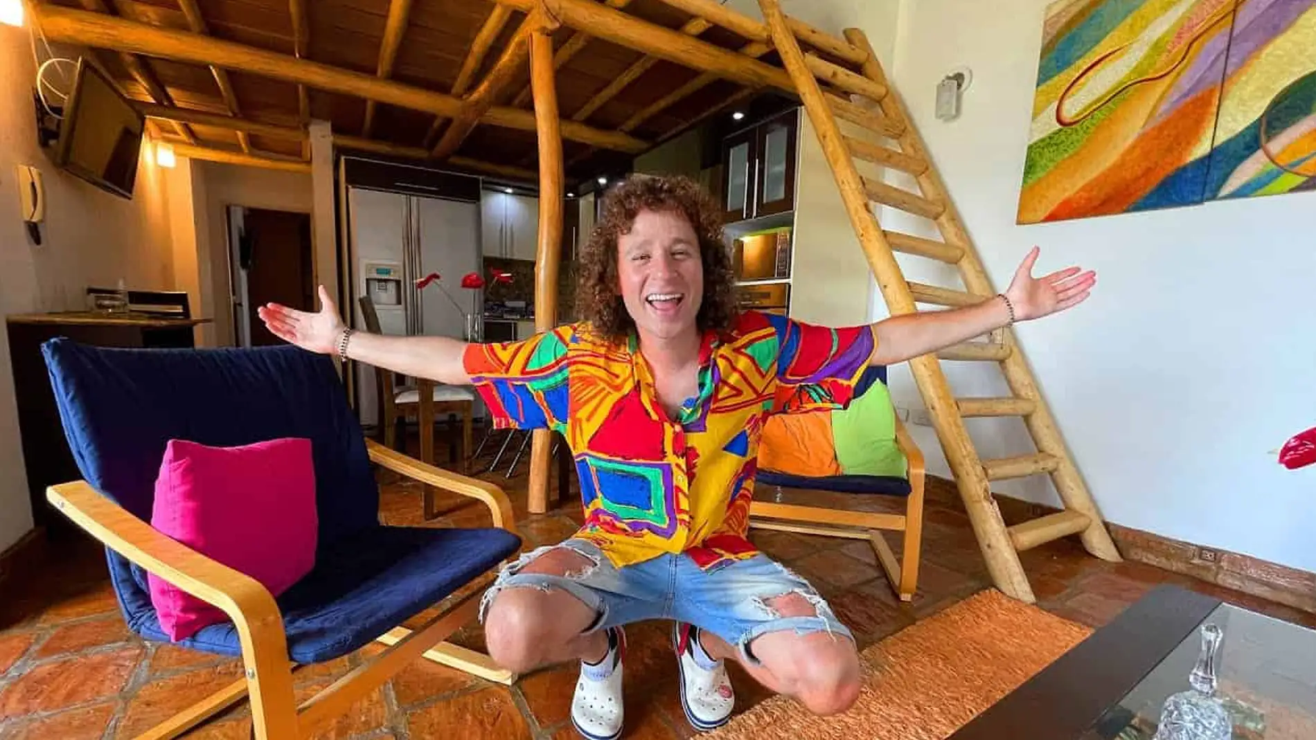 Luisito Comunica en su piso de Venezuela