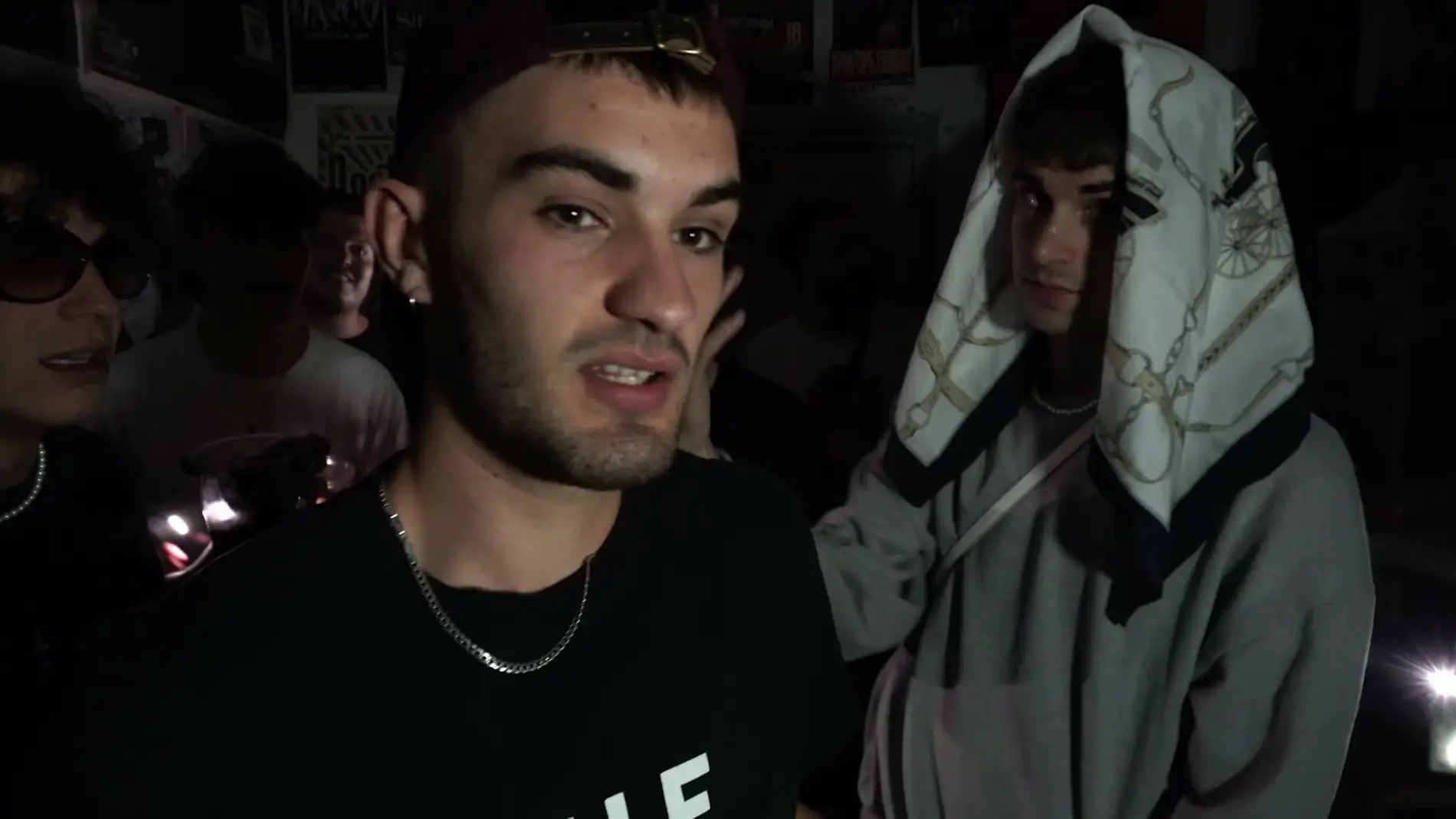 El $uave, John Pollõn y Yeez Codein en el videoclip 'CaraDeCulo'
