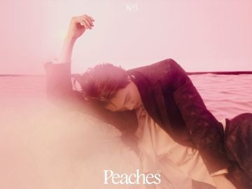 Kai en la portada de su mini-álbum, 'Peaches'.