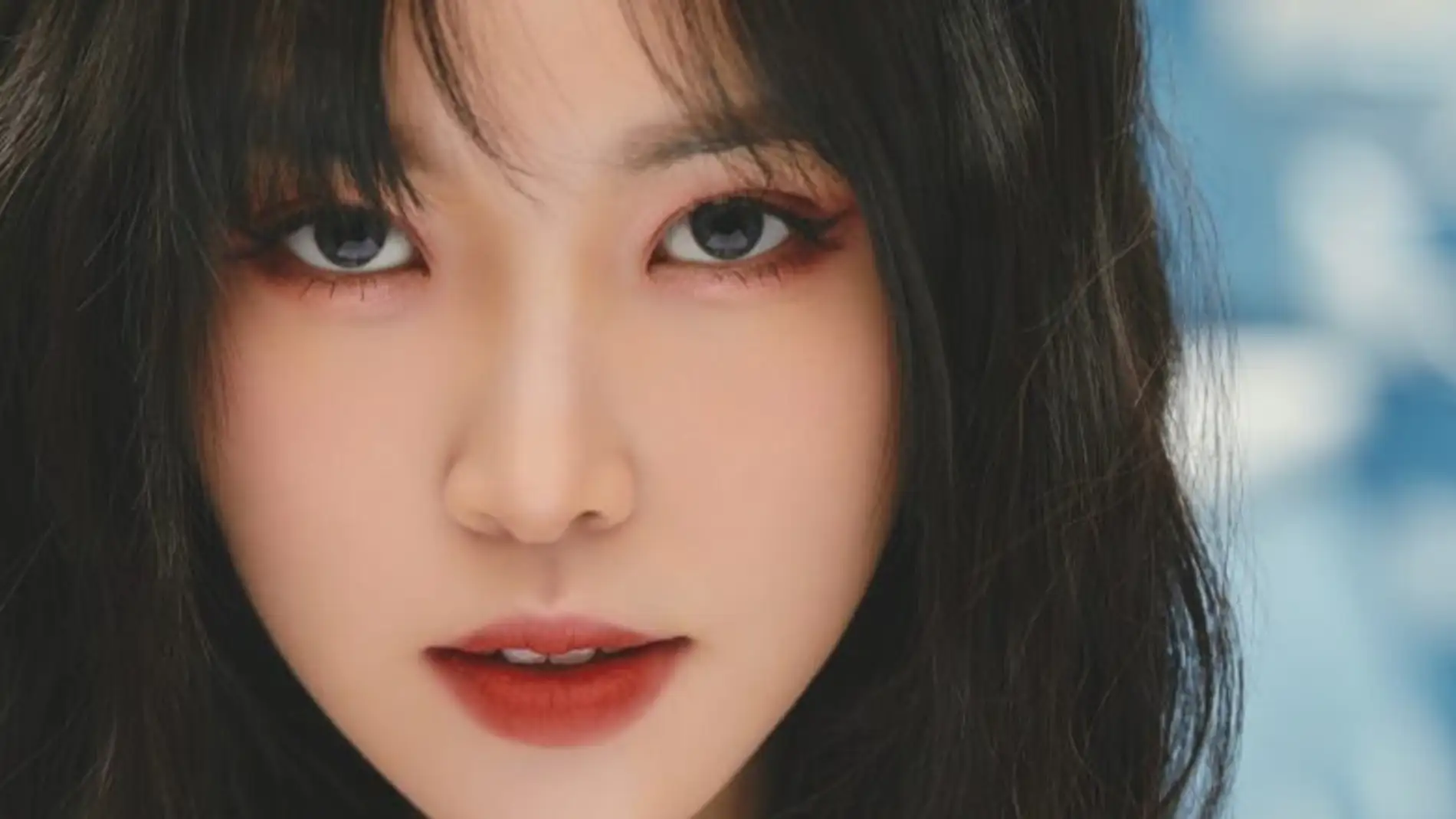 Yuju en su vídeo de 'Play'.